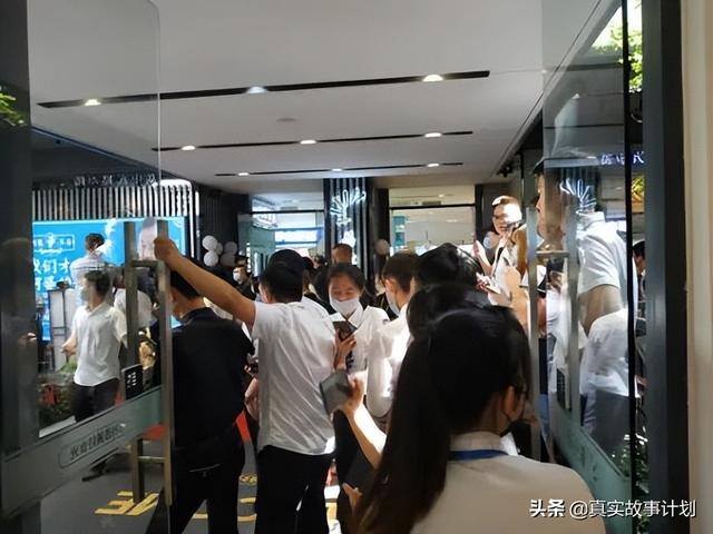 几万块钱能开什么店（奶茶加盟的六步走）