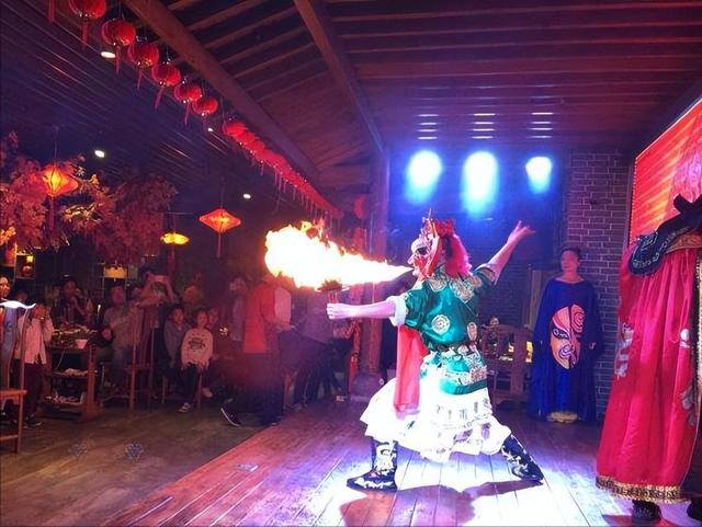 火锅店一年能挣100万吗（成都火锅之神朱全：把面子和里子都做到极致！）