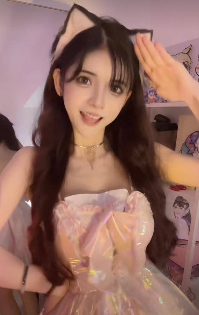100万粉丝一个月可以赚多少钱（“狗狗大萝莉”晒收入，2021年一整年只赚了两万七千元）