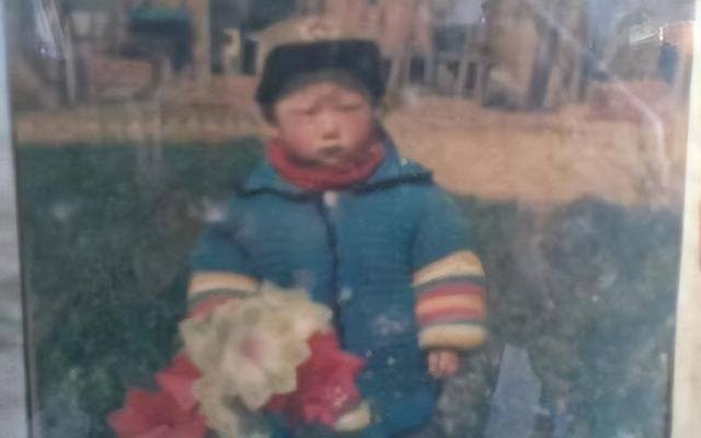 去迪拜打工一月多少钱（理发师钟亚军的成长史）