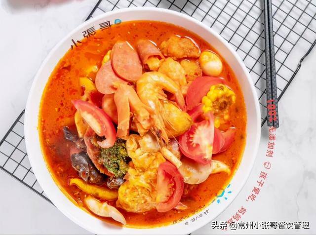 地铁口适合做什么小生意（深夜城市最受欢迎的小吃摊）