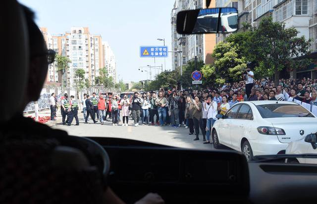 滴滴一个月能挣多少钱（滴滴司机月入过万，真的假的？）