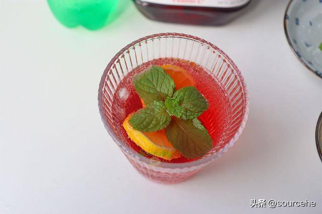 在家如何制作泡泡水（天气热，自制气泡水，冰爽解渴，酸甜可口，很好喝）
