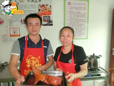 最火的摆摊小吃（现在夜市摆摊卖什么小吃比较火）