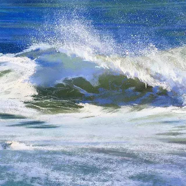 海浪怎么画简单又好看（海浪翻滚的千姿百态，你就以为她只会这个吗？）