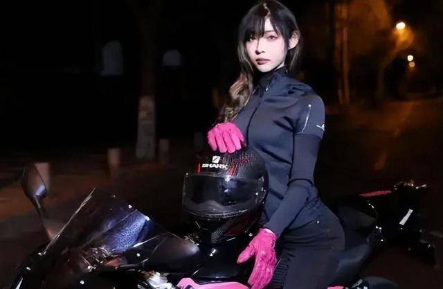 pk主播靠什么赚钱（痞幼官宣恋情，付费可看，网友：你要花6块钱才能进入直播间）