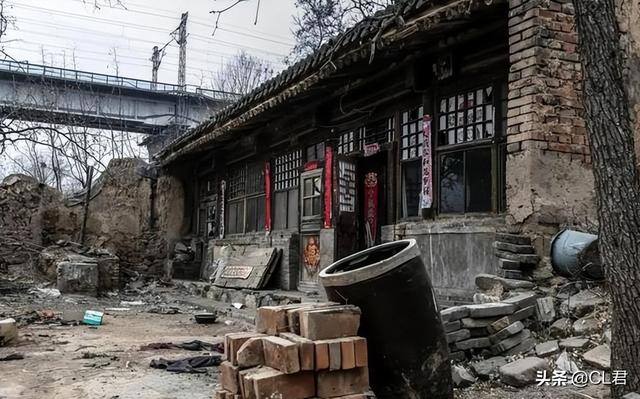 大门前种什么树风水好（农村建房子，门口不能对三样东西，否则家徒四壁）