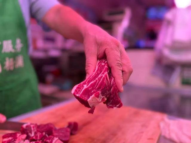 菜市场20个生意（白露时节肉摊生意旺）