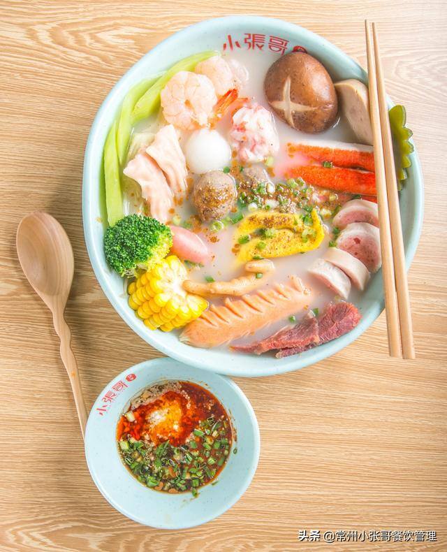 地铁口适合做什么小生意（深夜城市最受欢迎的小吃摊）