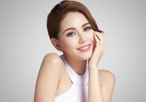 被迫宅家引发的（全职妈妈都是超人？昆凌被周杰伦宠上天）