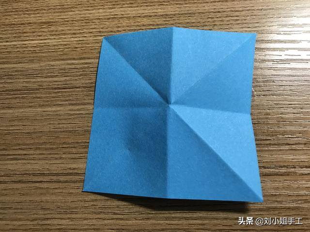 手工小雨伞的简单做法（简单易学的折纸小雨伞）