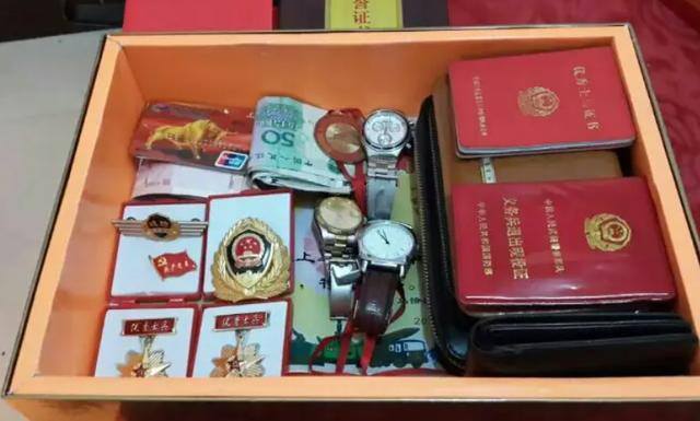 当两年兵回来一共能拿多少钱（两年义务兵退伍后，大学生应征入伍有哪些好处？）