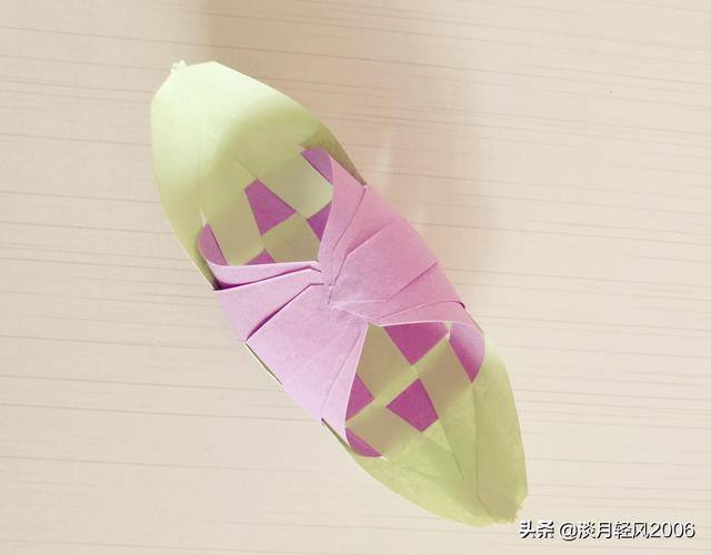 儿童简单手工（幼儿手工，用10个小纸条做一个小船，简单好学）