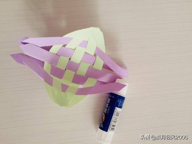 儿童简单手工（幼儿手工，用10个小纸条做一个小船，简单好学）