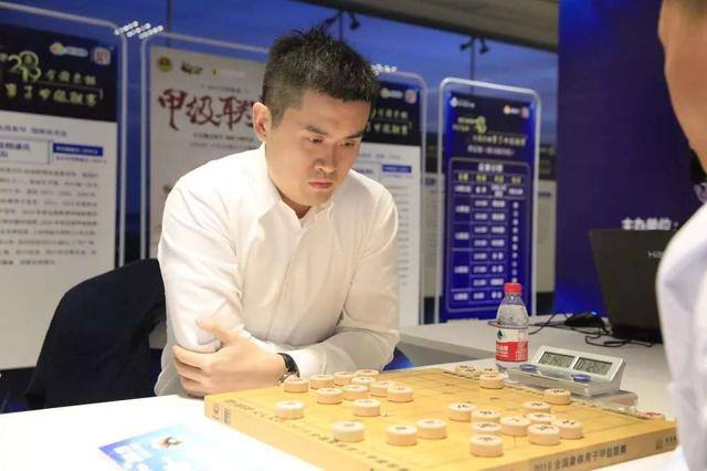 王天一一年能挣多少钱（中国象棋大师王天一的成名史）