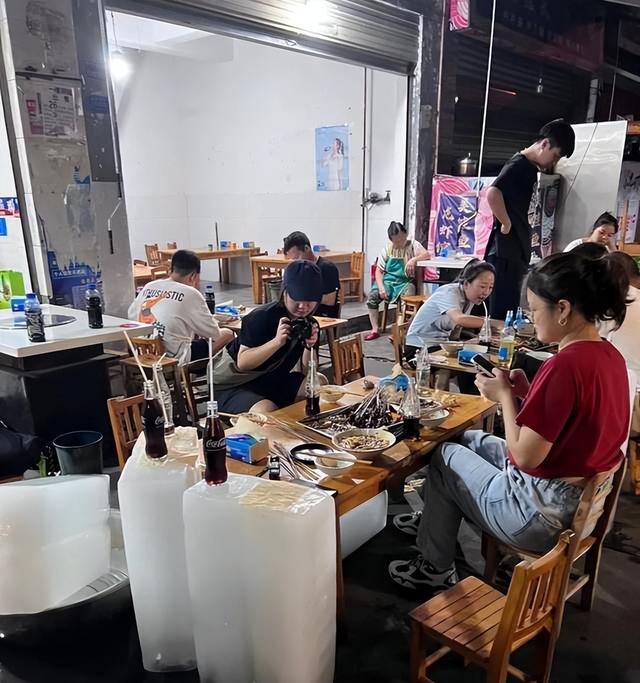 制冰厂一年能赚多少钱（“冰块降温”是一场“死循环”）