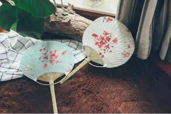 手工扇子（手把手教你做一把独一无二的扇子）