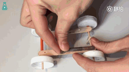 手工制作小汽车简单做法（简单又可爱的小汽车玩具制作教程）