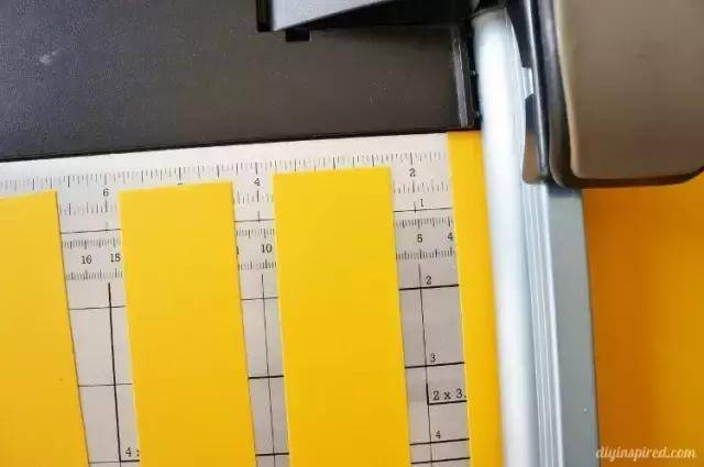 手工简单（5款适合秋天的手工，材料简单，制作步骤也很容易，快来试试！）