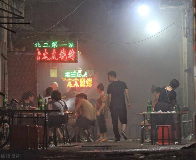 开烧烤店赚钱吗（开一家烧烤店是怎样的体验？）