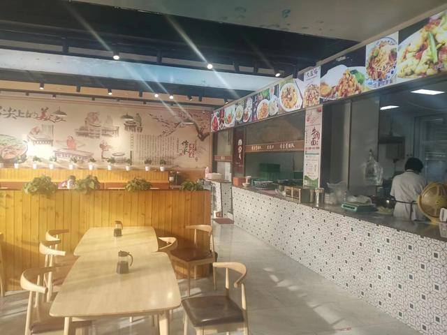 开什么店好呢自己想开个店（如何轻松开餐饮店？）