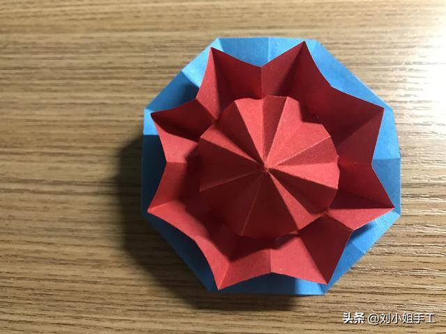 手工小雨伞的简单做法（简单易学的折纸小雨伞）