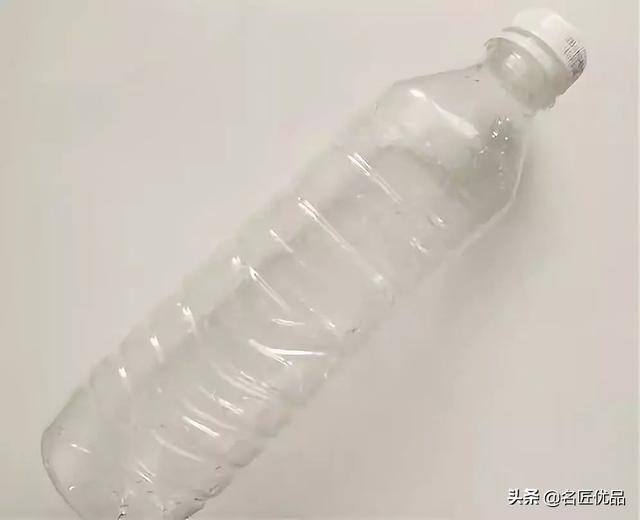 废品制作手工大全简单又漂亮（废弃的矿泉水瓶别扔，教你在家自制塑料瓶，孩子的最爱）