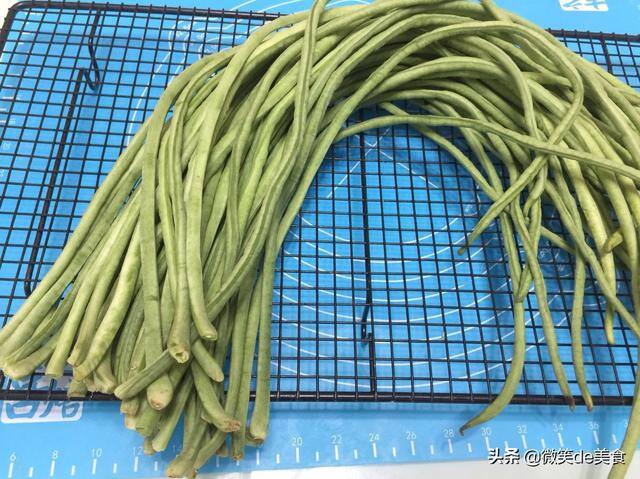家庭自制酸豆角简单的方法（自制酸豆角，自己在家也能做）