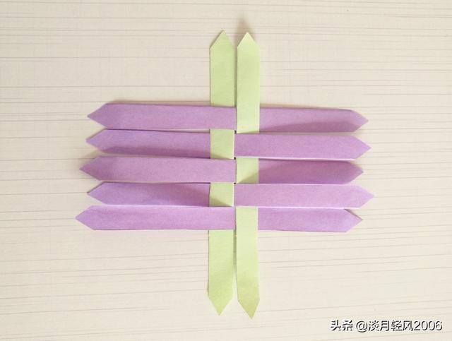 儿童简单手工（幼儿手工，用10个小纸条做一个小船，简单好学）