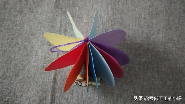 灯笼制作手工简单做法（简易灯笼折纸教程图解）