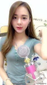 直播唱歌需要什么设备（小奶瓶麦克风选购攻略）