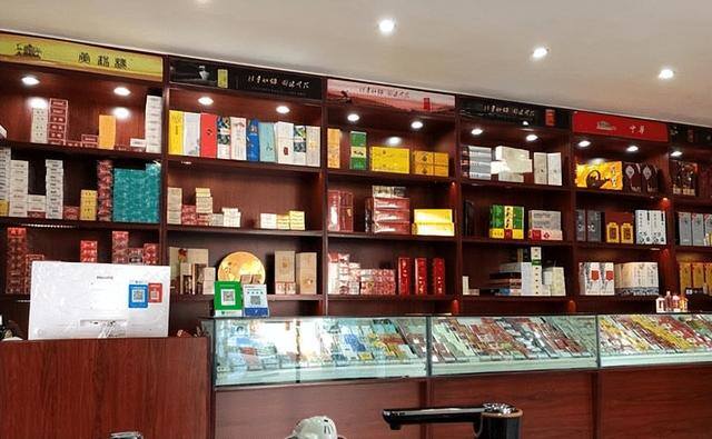 扫烟盒二维码能赚钱吗（烟酒商店背后的“猫腻”）