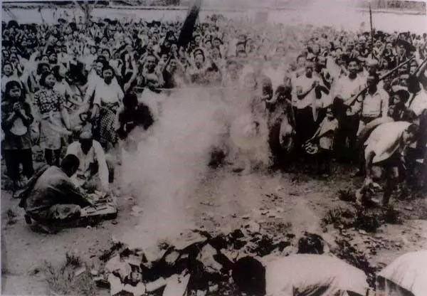 公社斗地主赚钱版（70年前的老照片，看完你有何感想？）