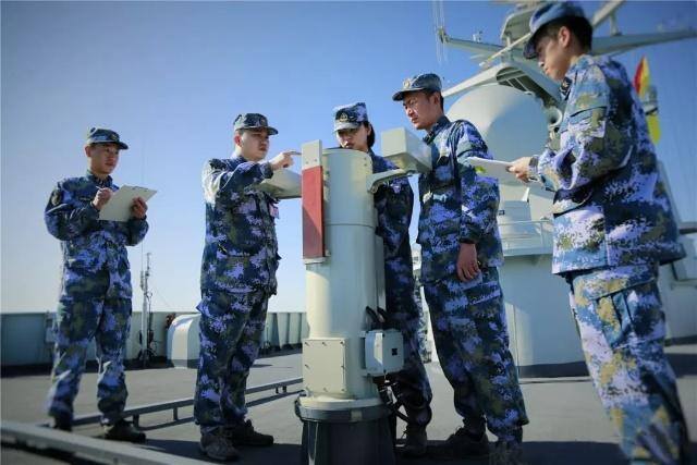 女兵两年能拿多少钱（女大学生捐10万元退役安置金为武汉加油）