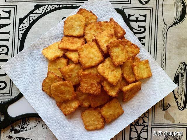 米饭锅巴怎么做简单的在家里做（剩米饭别再炒着吃了，我这个方法做成锅巴，好吃又简单，我家常吃）
