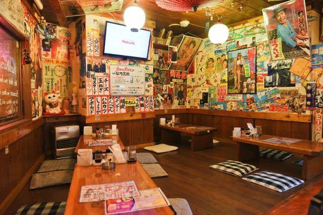 最火的小吃生意排名小店（2022年“必吃榜”发布，六成餐厅人均不足100元）