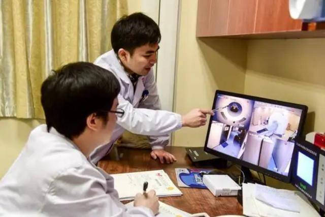 心理医生一个月能赚多少钱（上海医学专业的学生，毕业后工作怎么样？）