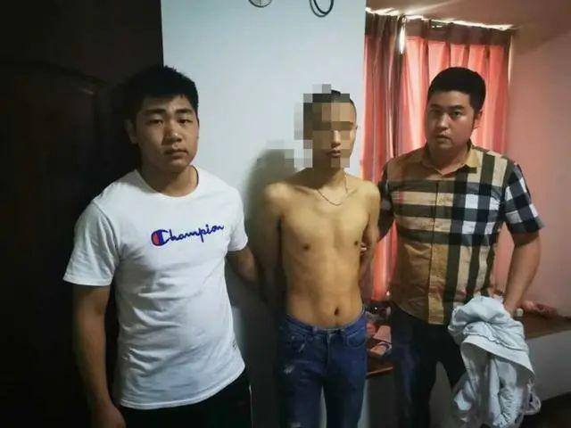 来钱快的门路（微信群结识“微商”，三个月交易毒品6次）
