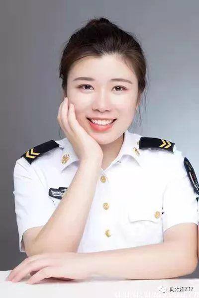 女兵两年能拿多少钱（女大学生捐10万元退役安置金为武汉加油）
