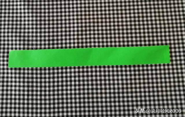 用卡纸做手工（用卡纸做一幅有花、有蝴蝶的春天的画）