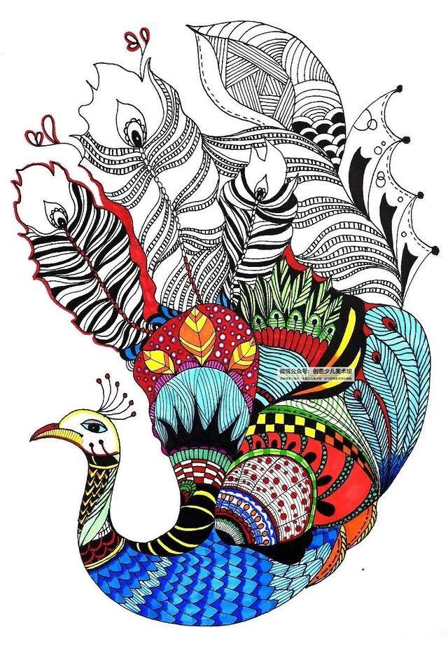 孔雀怎么画最漂亮（黑白线描和色彩的组合表现出孔雀的美感）