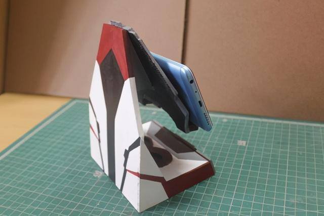 手机支架怎么做手工（复仇者手机支架制作）