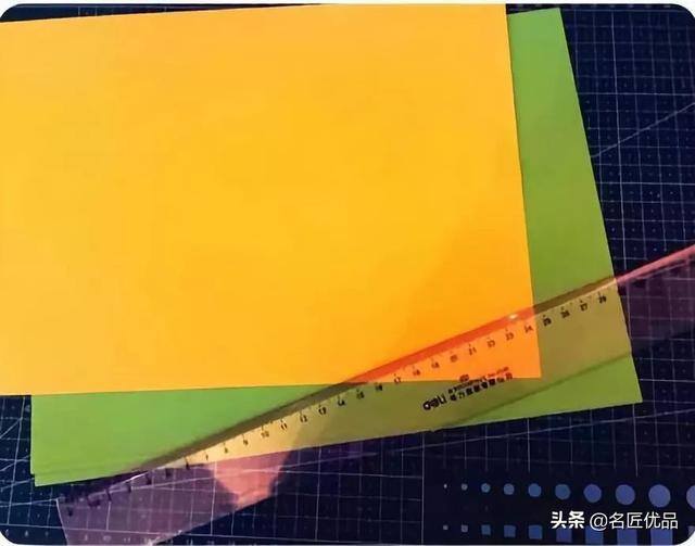 废旧纸箱手工制作大全（幼儿园纸板双层停车场）