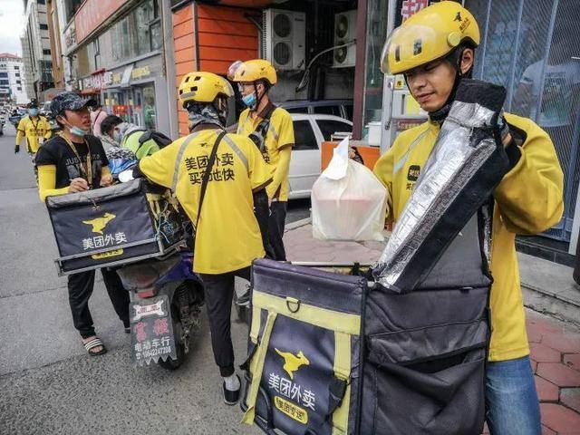 外卖一个月能挣多少钱（送外卖是怎样的体验？）