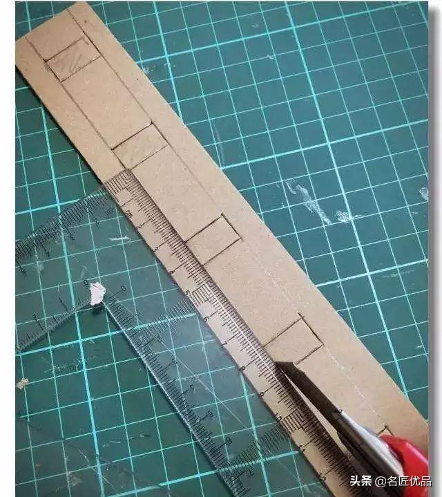 废旧纸箱手工制作大全（幼儿园纸板双层停车场）