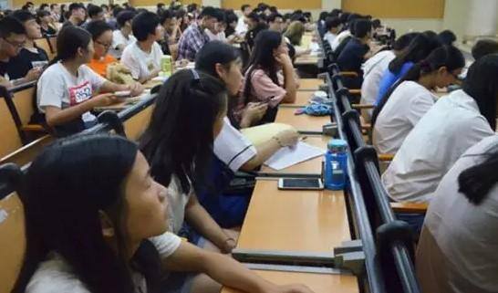 有大专文凭能干什么（大专学历的人有什么工作可以找？）