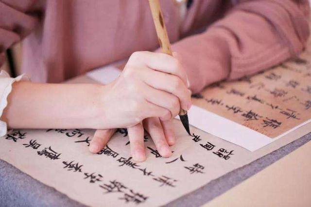 正规的字画交易平台有哪些（要知画法通书法，兰竹如同草隶然）