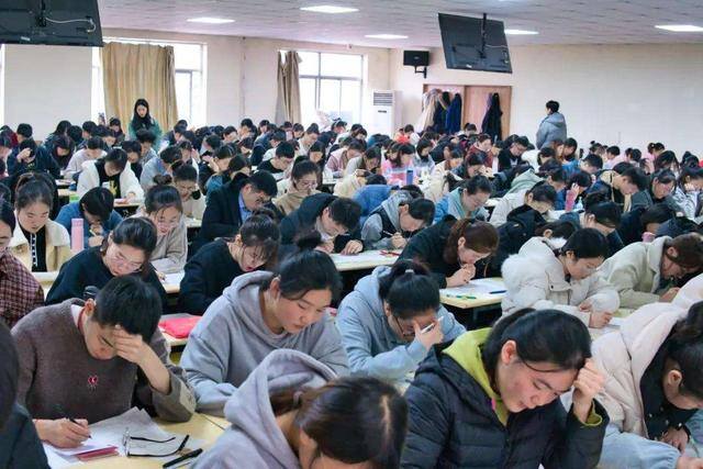 专科起点本科是什么学历（专升本的第一学历是本科吗？）
