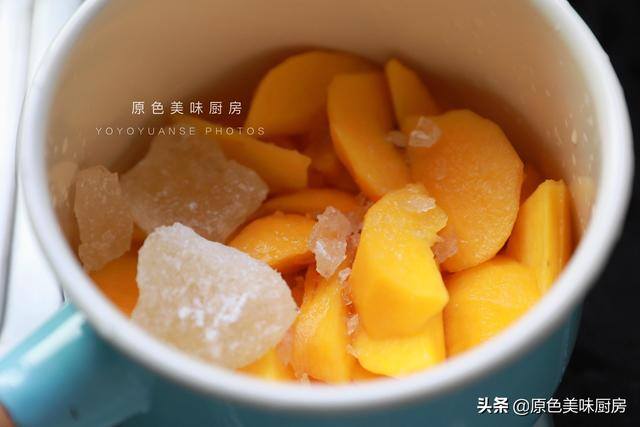 家庭自制黄桃罐头的做法（想吃黄桃罐头不用买，简单3步就搞定）