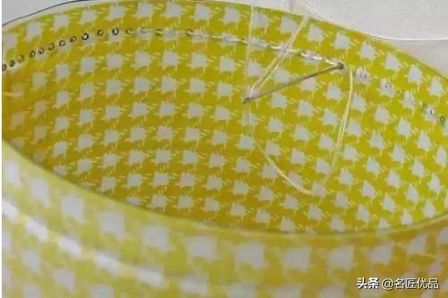 废品制作手工大全简单又漂亮（废弃的矿泉水瓶别扔，教你在家自制塑料瓶，孩子的最爱）